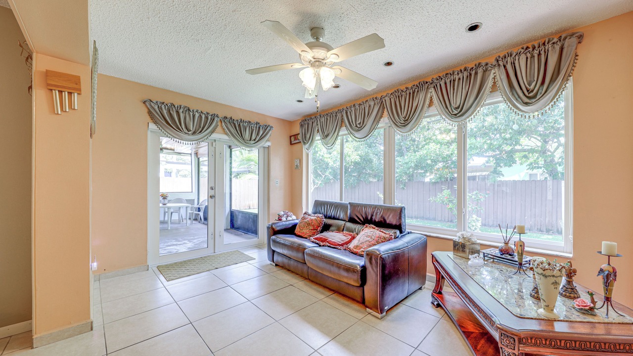 Photo of Bedroom in Miramar