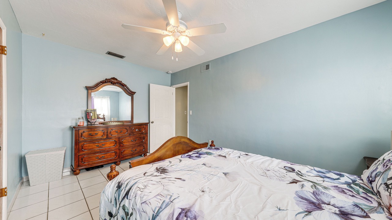 Photo of Bedroom in Miramar