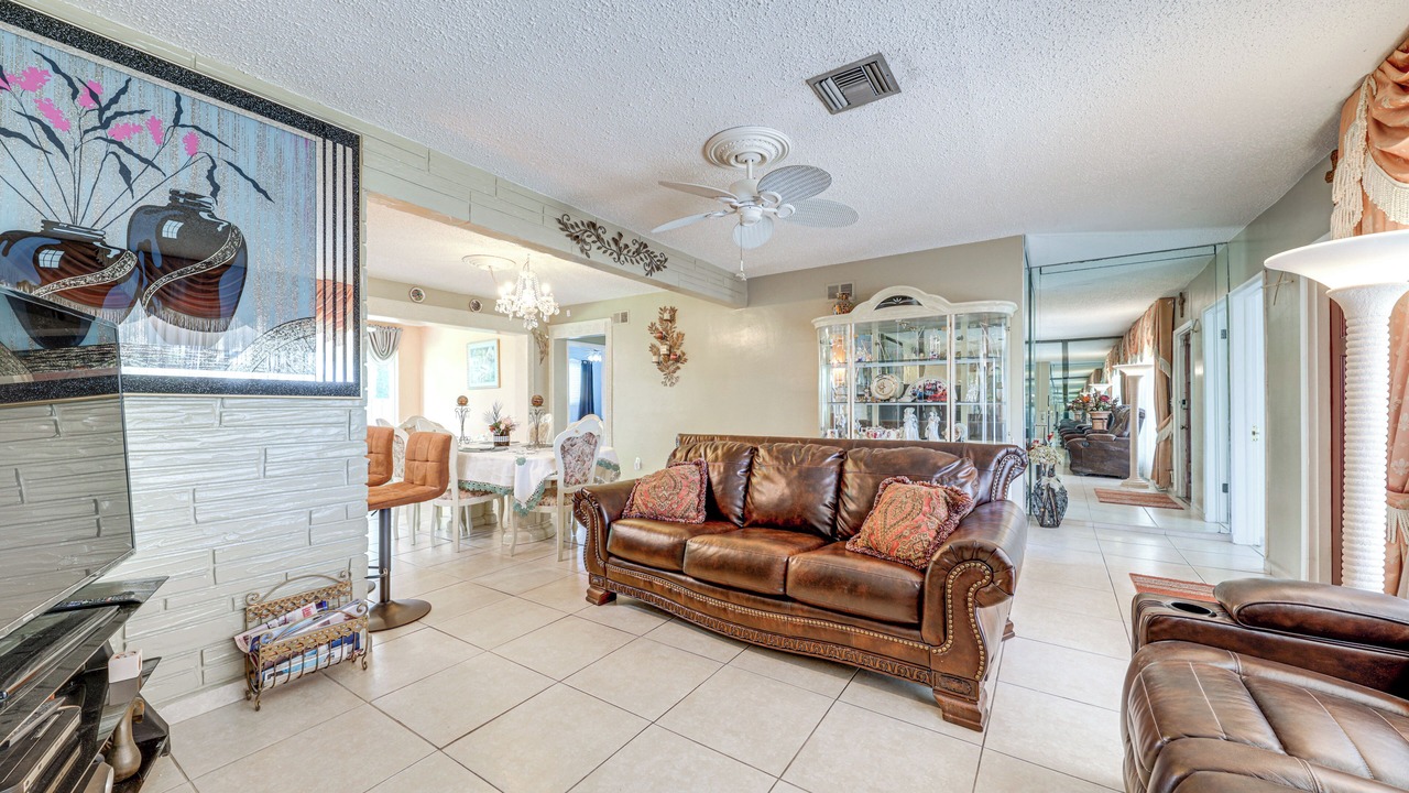 Photo of Livingroom in Miramar