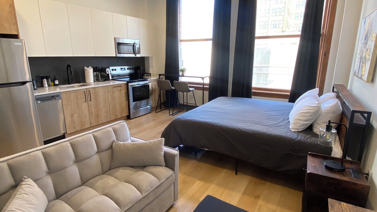 Photo of Bedroom in Central City