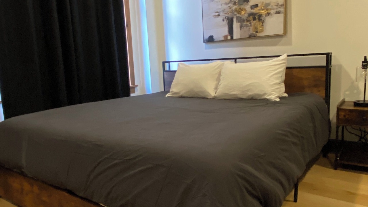 Photo of Bedroom in Central City