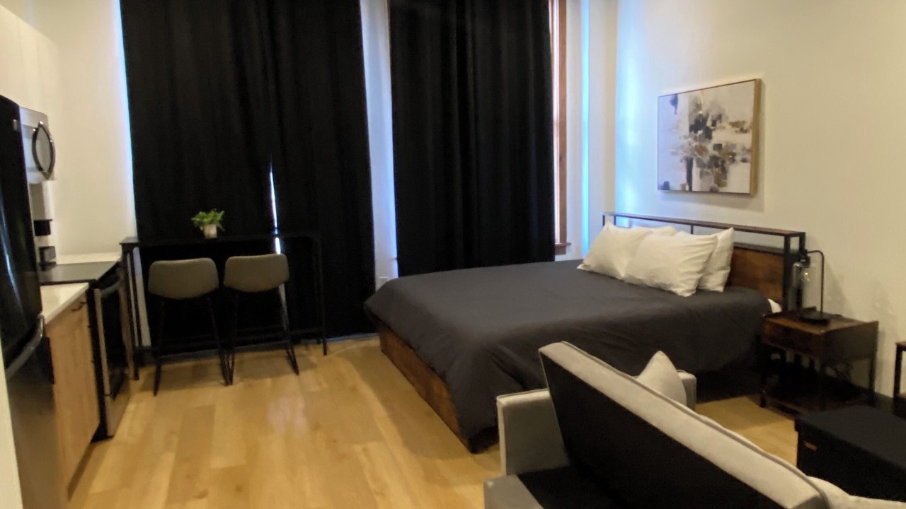 Photo of Bedroom in Central City