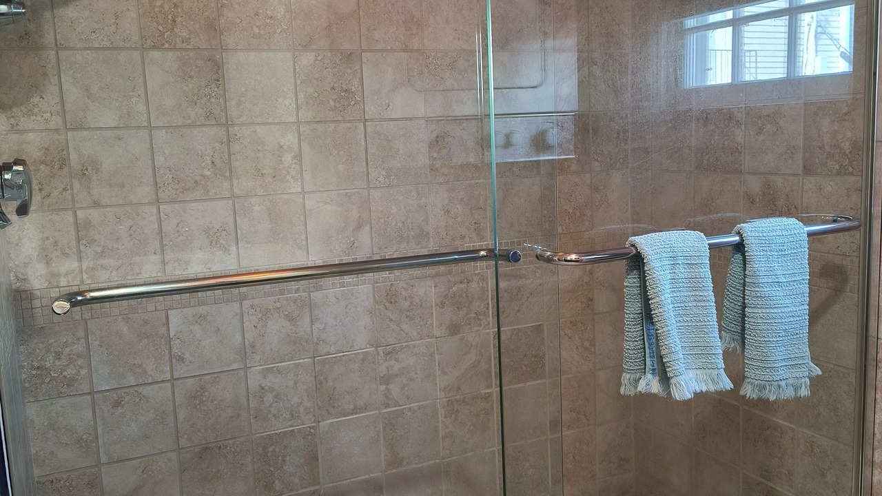 Photo of Others in Top of the Hill