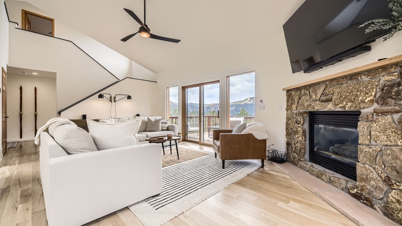 Photo of Livingroom in Pine