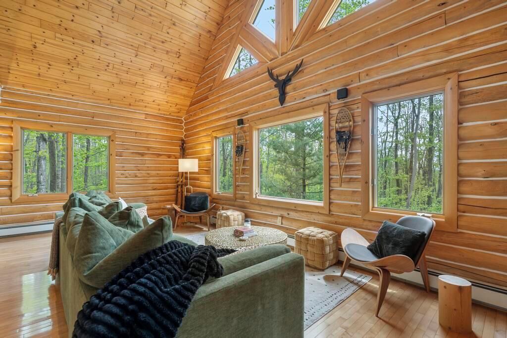 Photo of Livingroom in Alanson