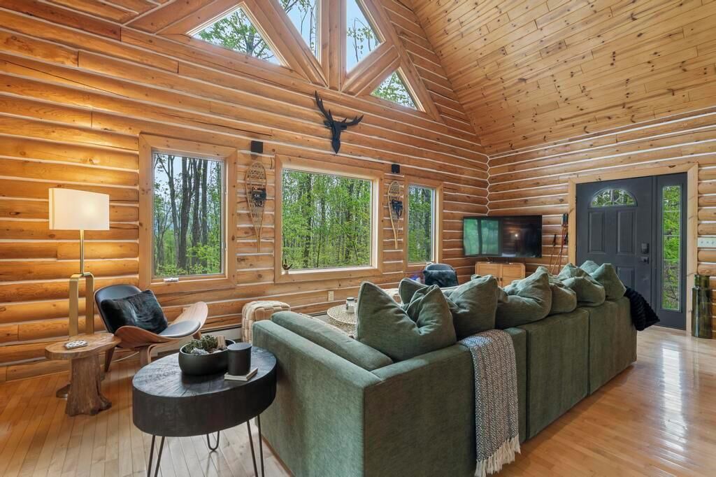 Photo of Livingroom in Alanson