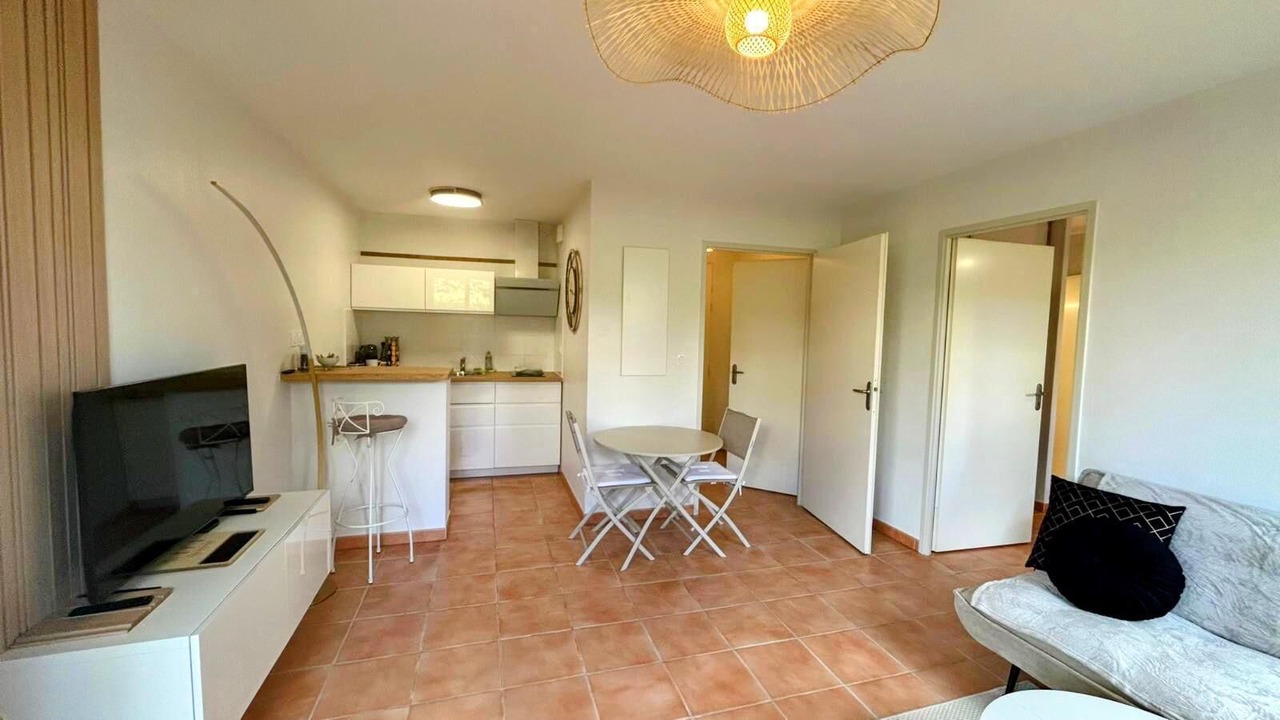 Photo of Livingroom in Castelnau-d'Estretefonds