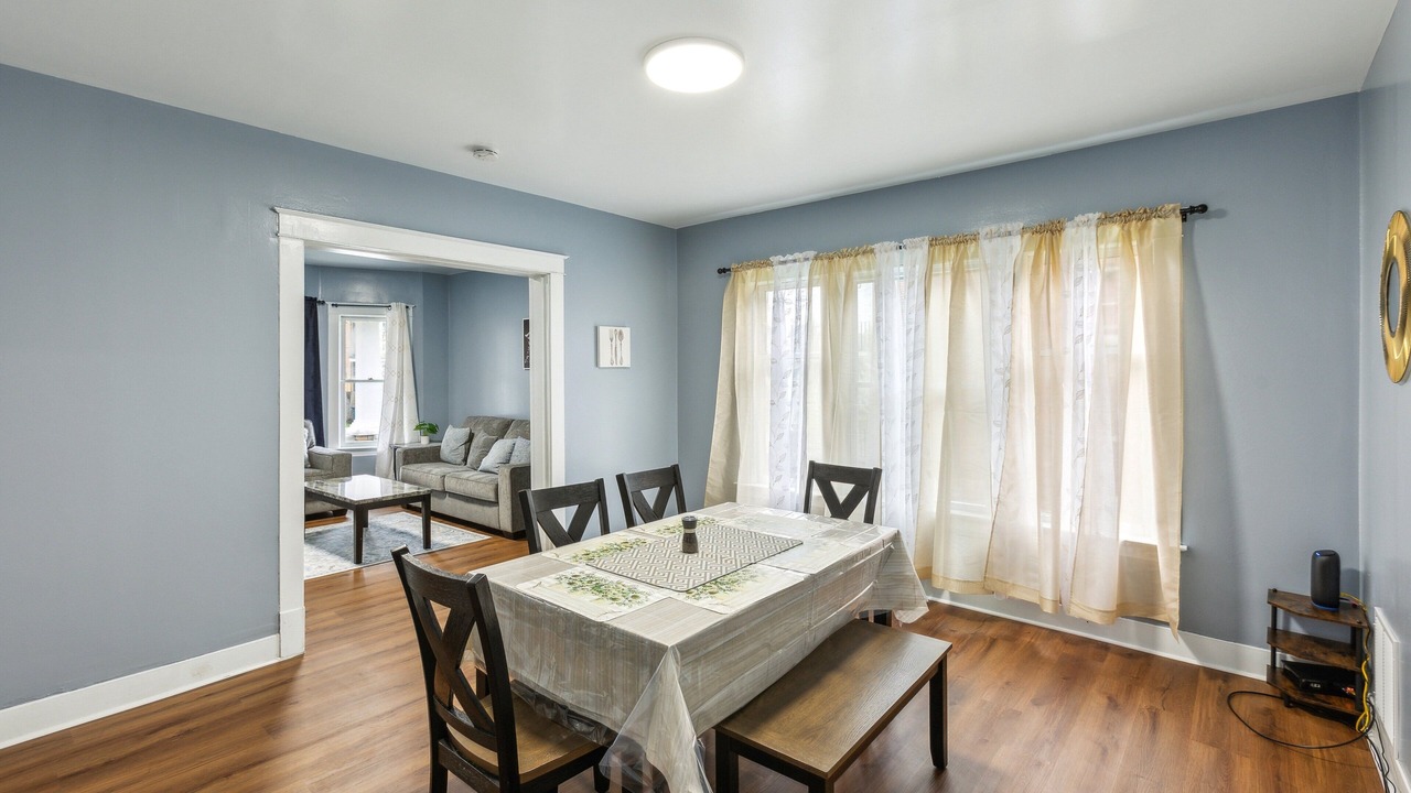 Photo of Bedroom in Downtown Niagara Falls