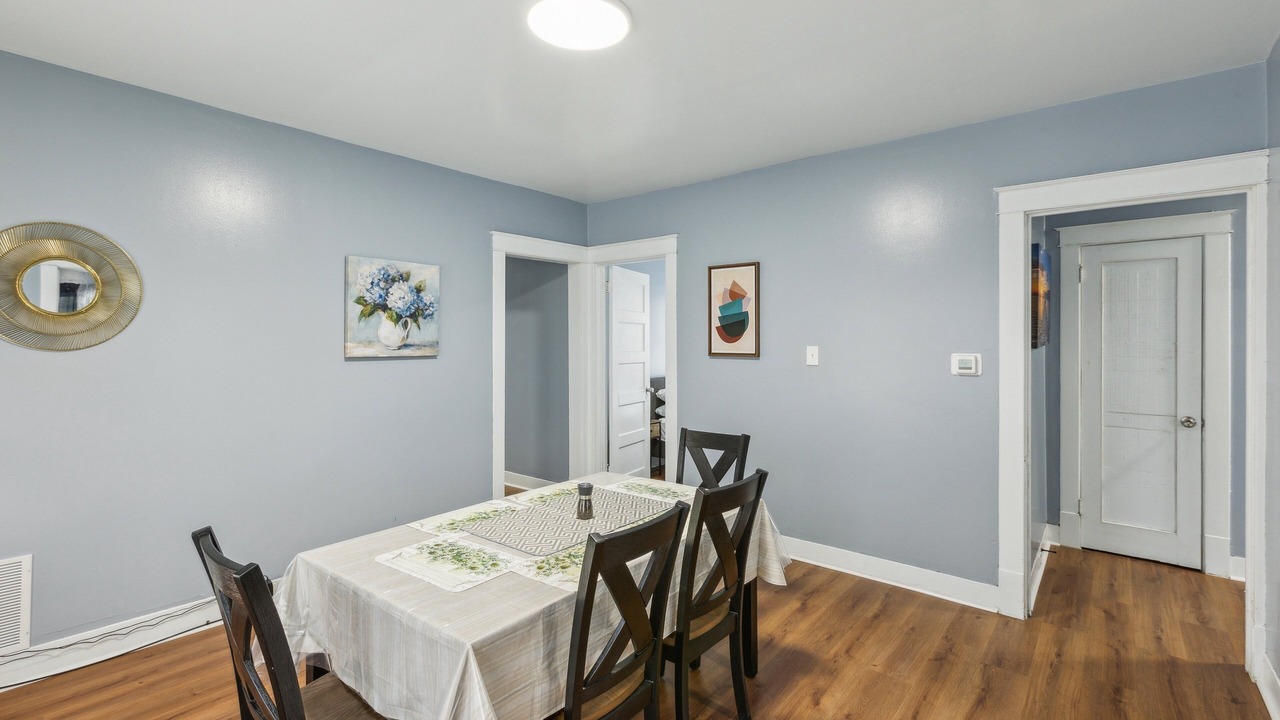 Photo of Bedroom in Downtown Niagara Falls