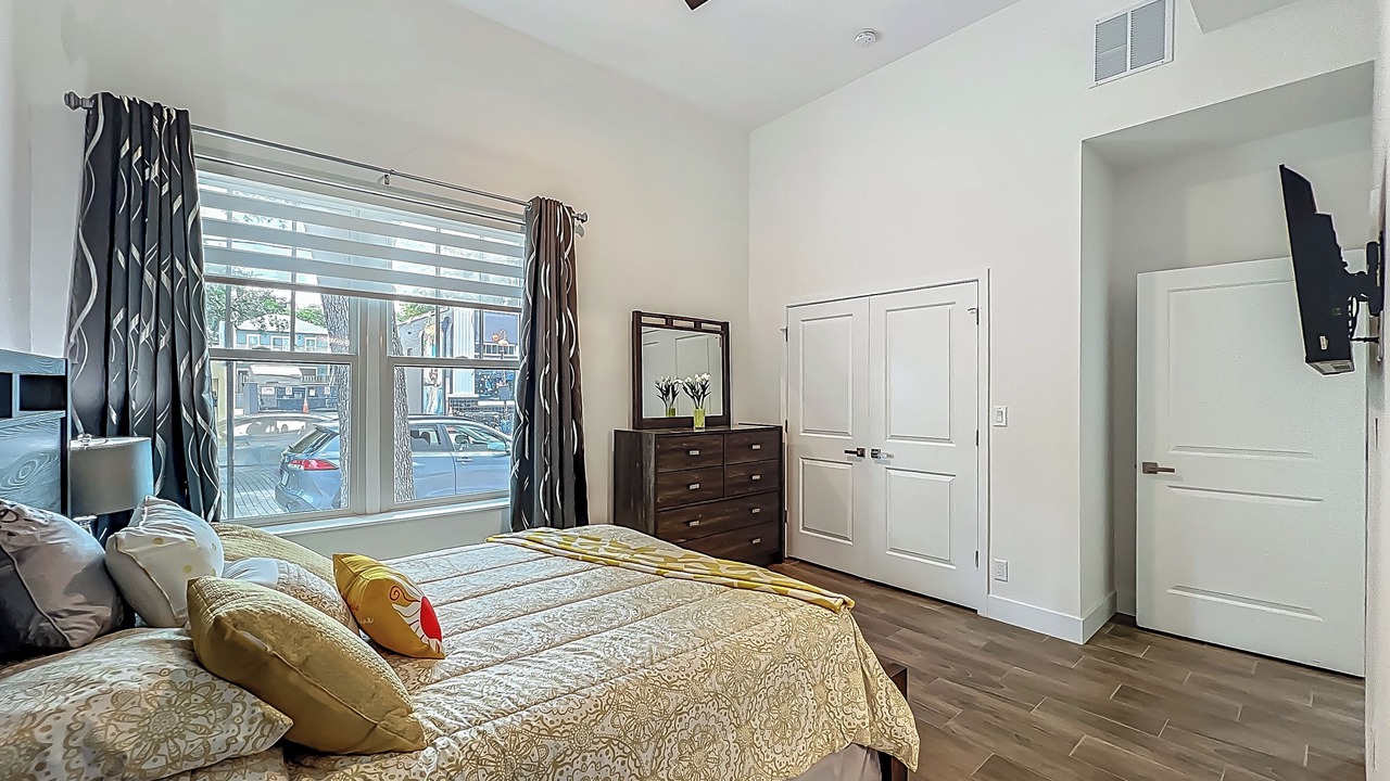 Photo of Bedroom in South Eola