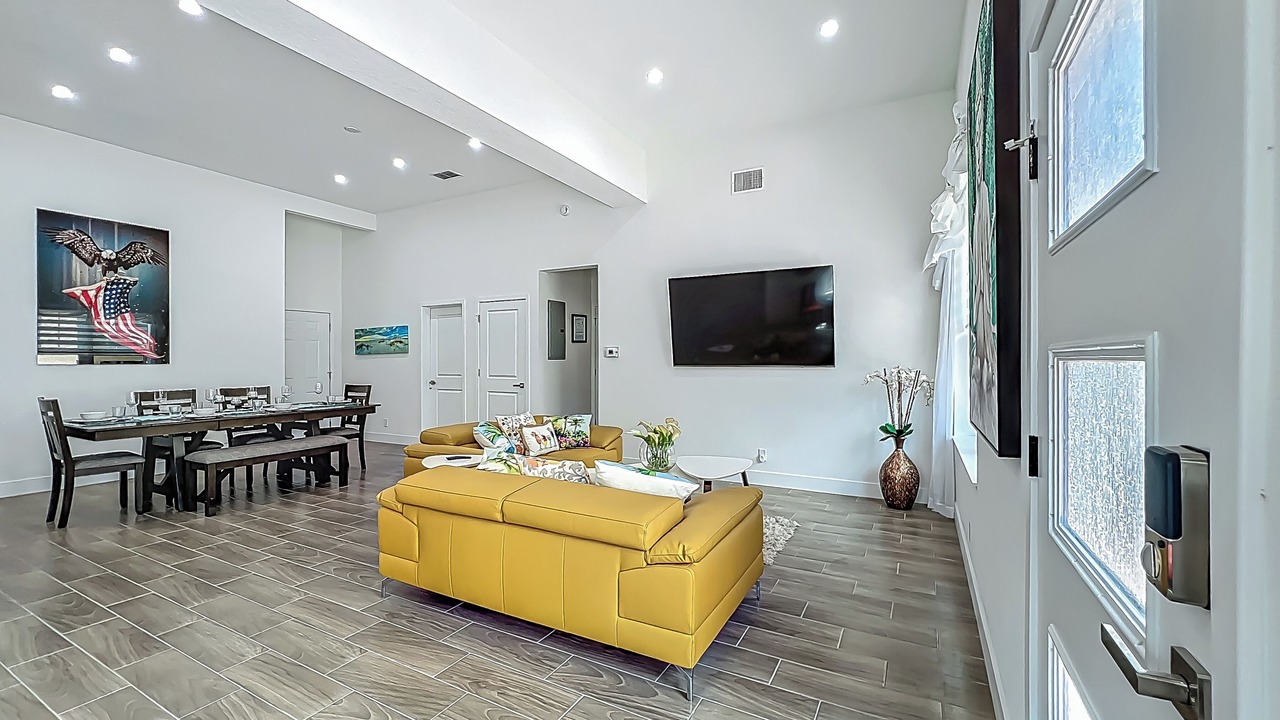 Photo of Livingroom in South Eola