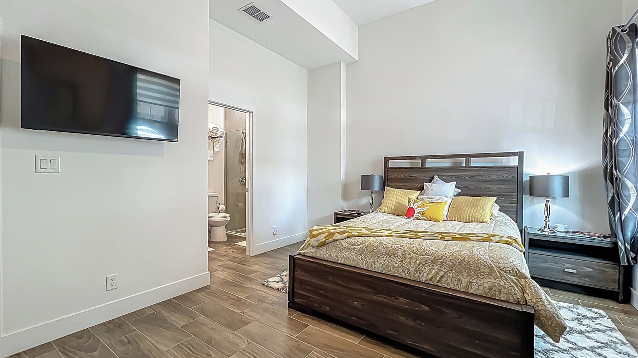 Photo of Bedroom in South Eola