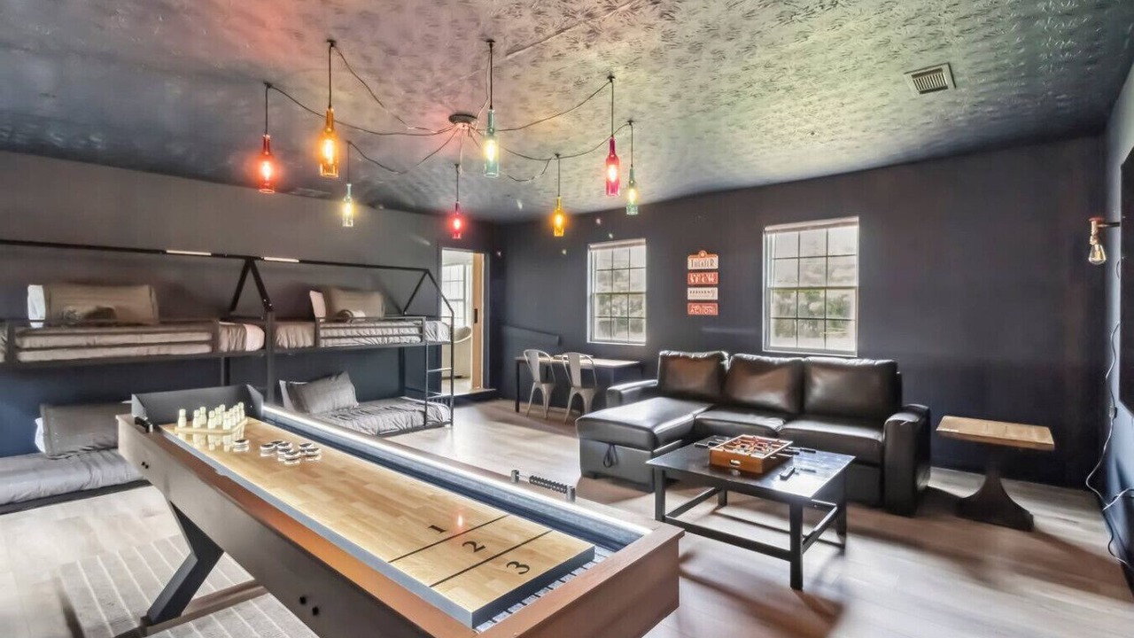 Photo of Livingroom in Lawrenceville