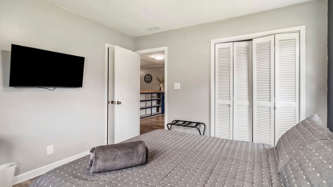 Photo of Bedroom in Lawrenceville