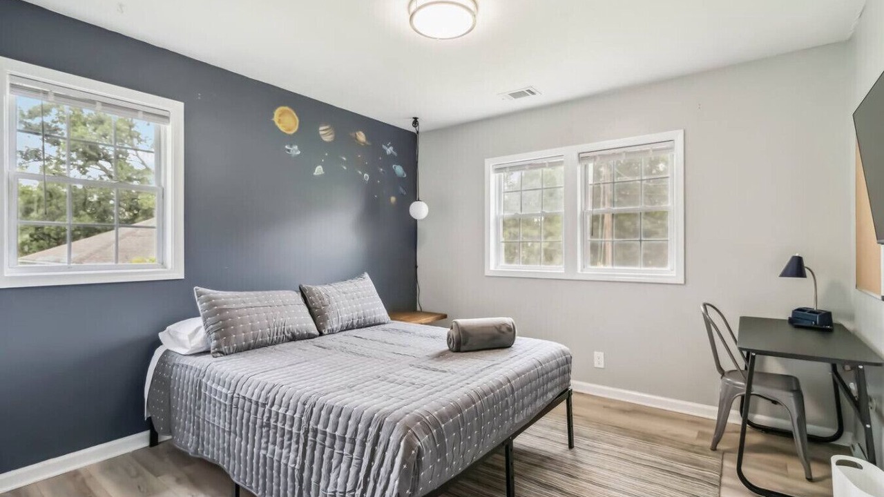 Photo of Bedroom in Lawrenceville