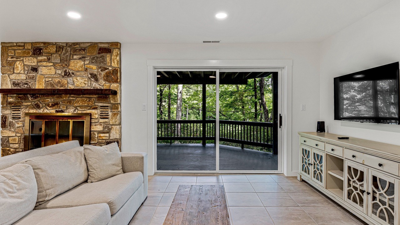 Photo of Livingroom in Lake Toxaway