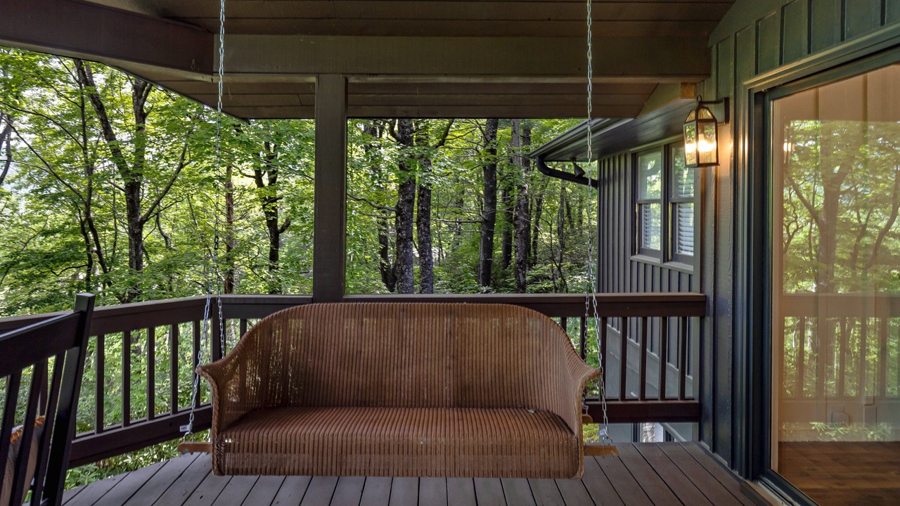 Photo of Patio Balcony in Lake Toxaway