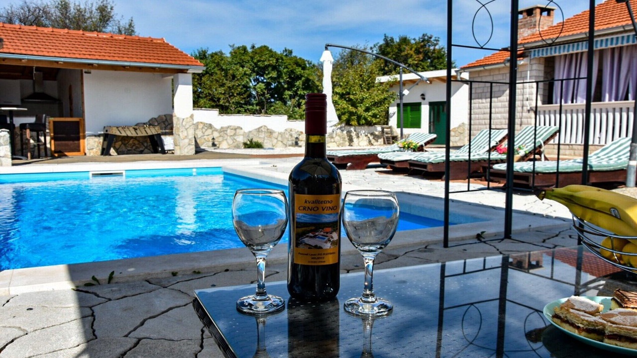 Photo of Outdoor in Bristane