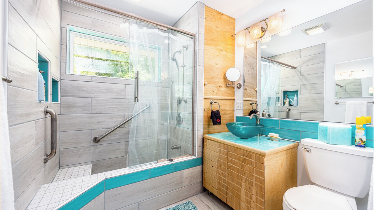 Photo of Bathroom in Melrose