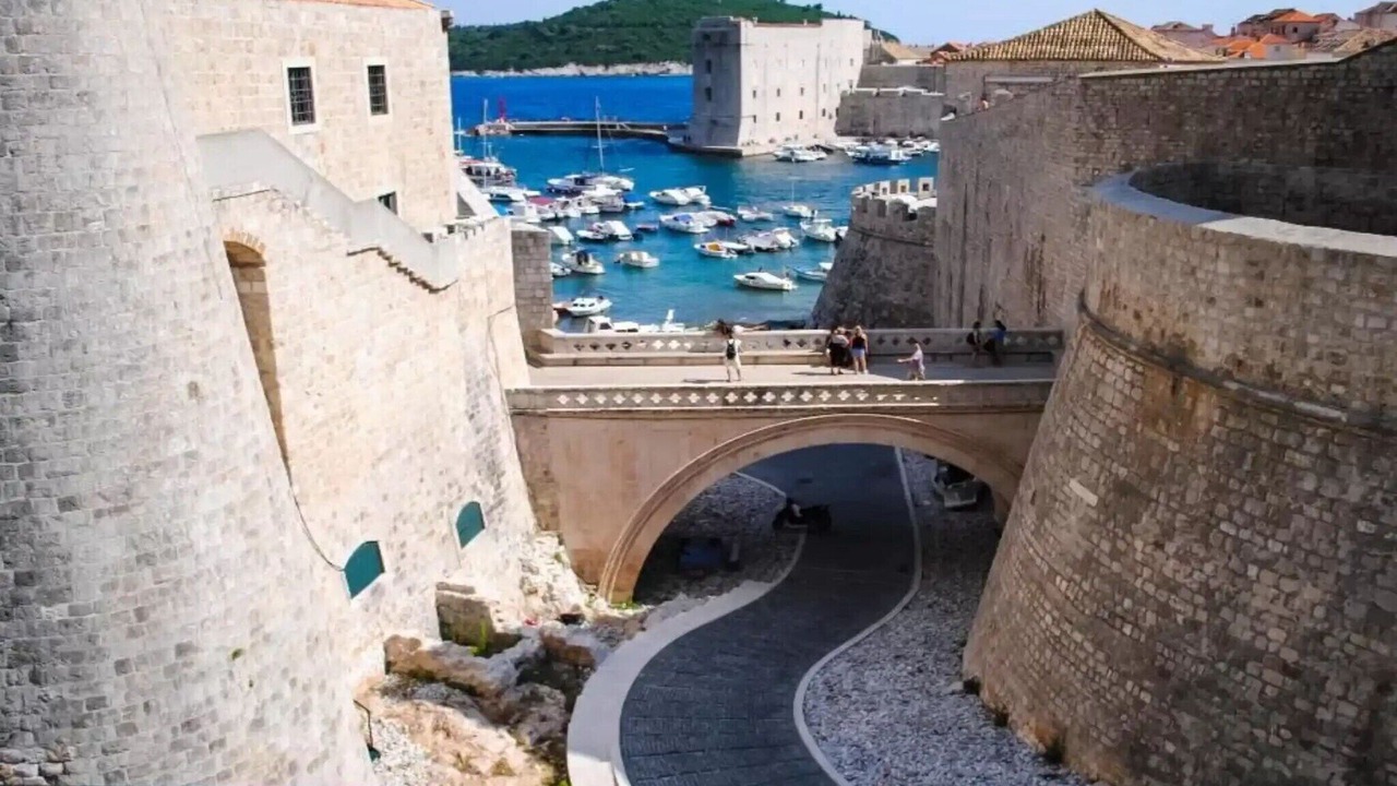 Photo of Others in Ploce