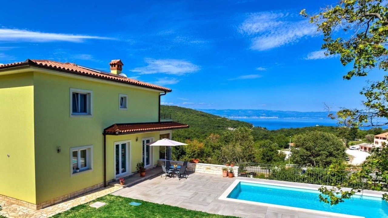 Photo of Outdoor in Brsec