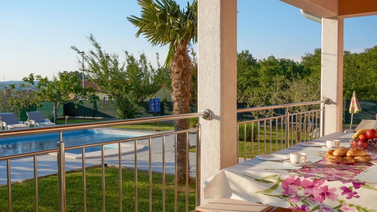Photo of Patio Balcony in Rogocana