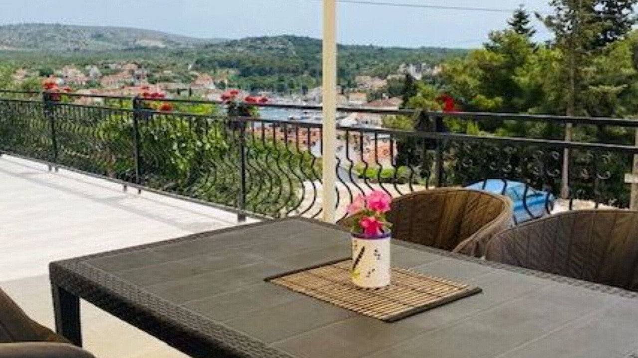 Photo of Patio Balcony in Cove Makarac (Milna)