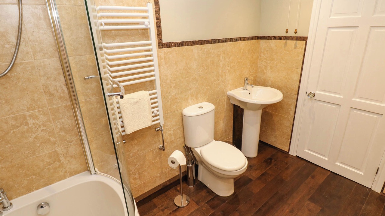 Photo of Bathroom in Headlam