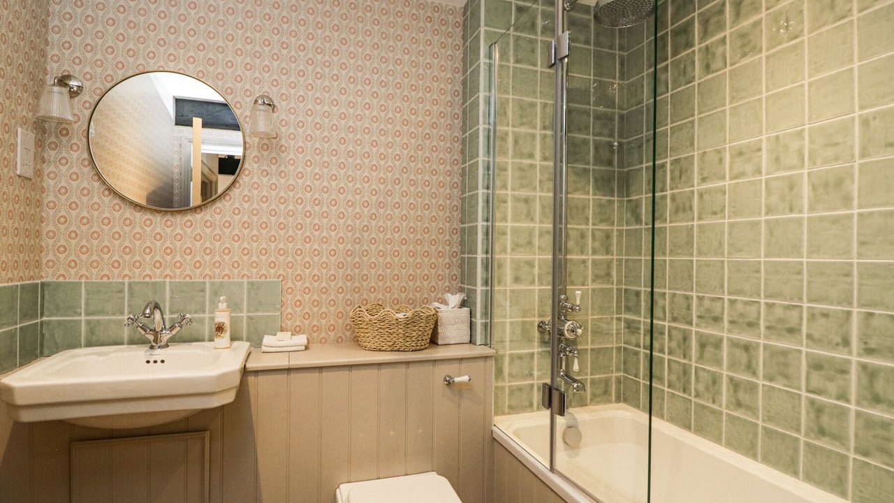 Photo of Bathroom in Elcot