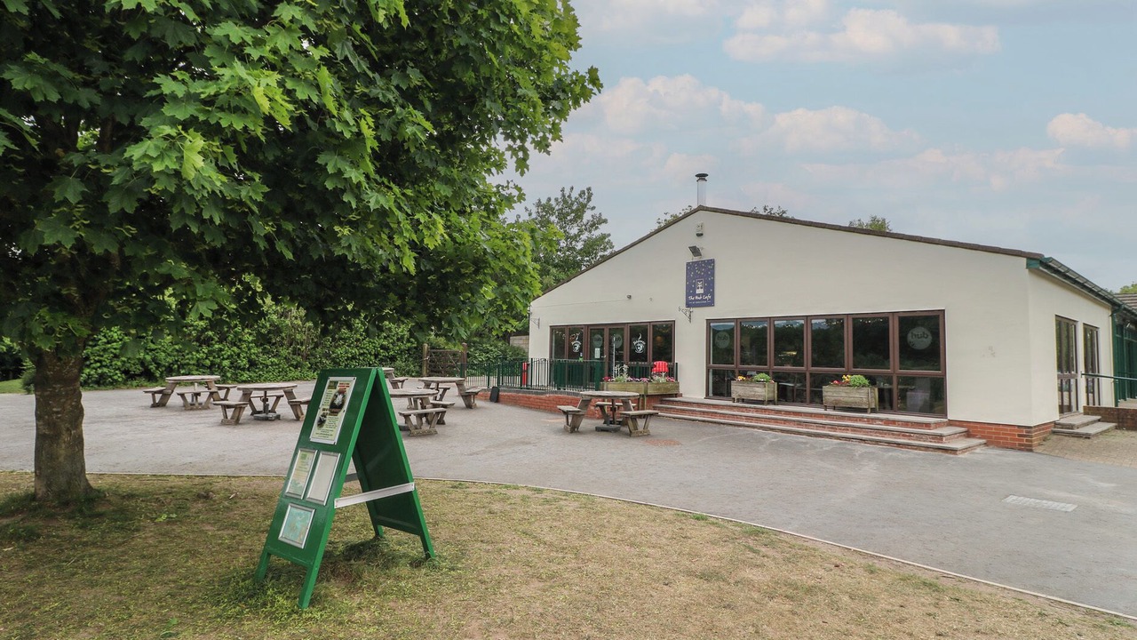 Photo of Outdoor in Rosliston