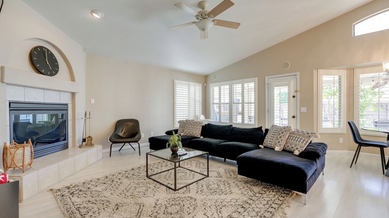 Photo of Livingroom in Gilbert Ranch