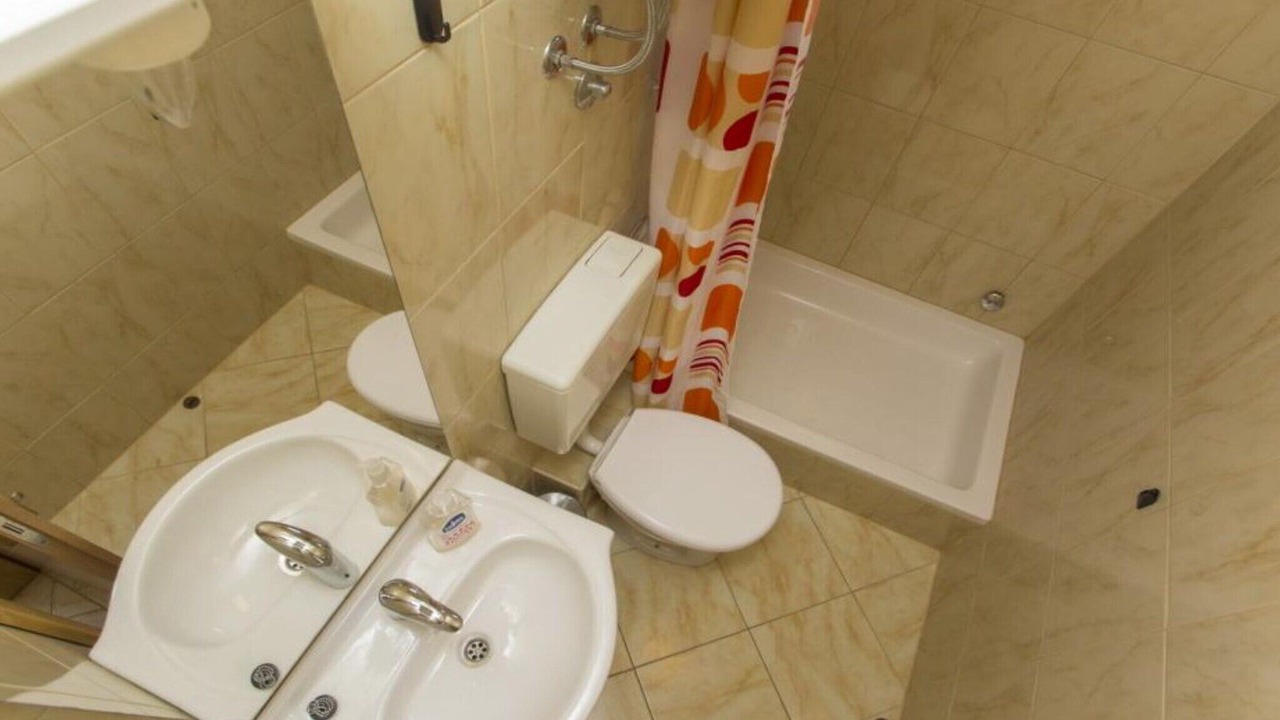 Photo of Bathroom in Brist