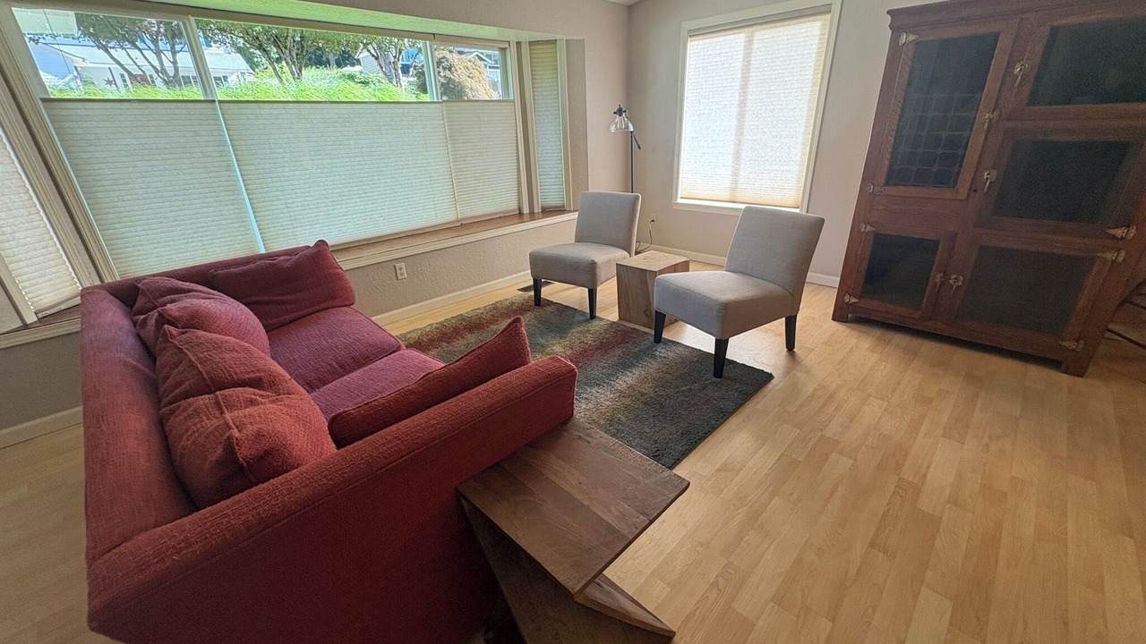 Photo of Livingroom in Sandy