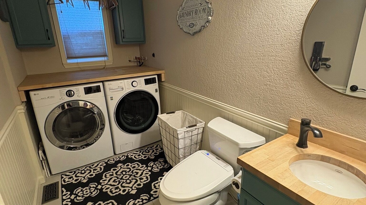 Photo of Bathroom in Sandy