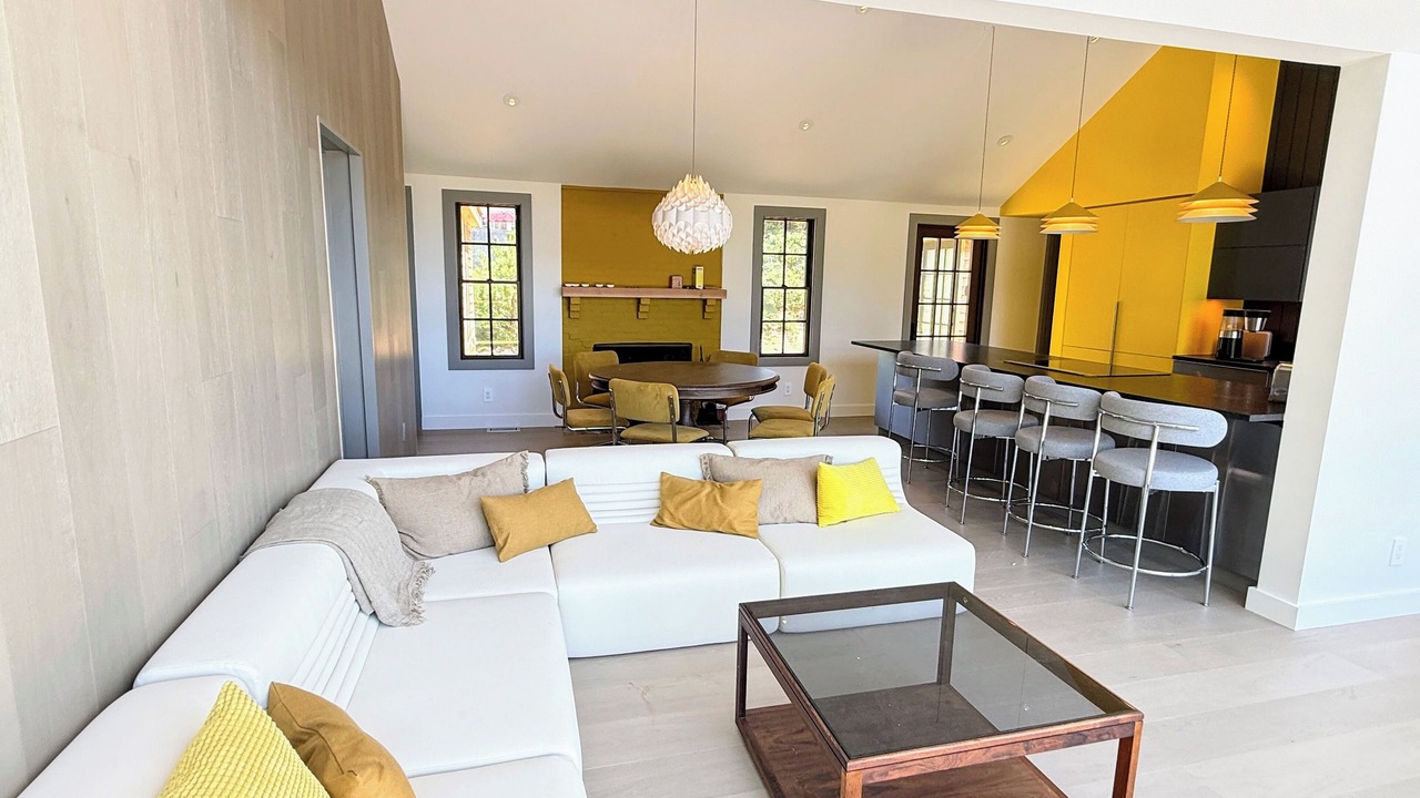 Photo of Livingroom in North Eastham