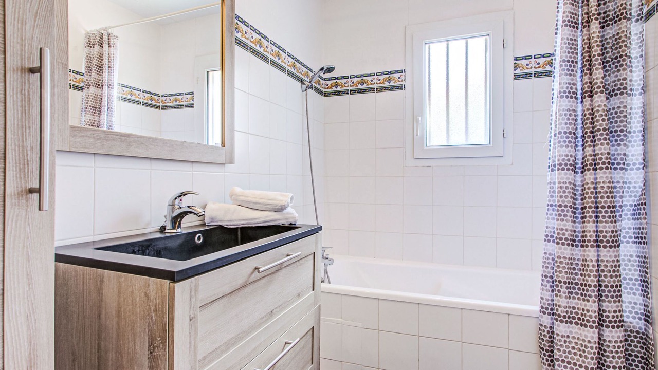 Photo of Bathroom in Montauriol