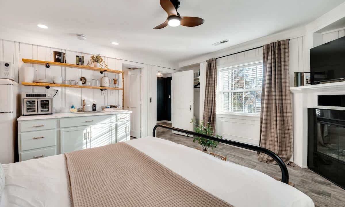 Photo of Bedroom in Lookout Mountain