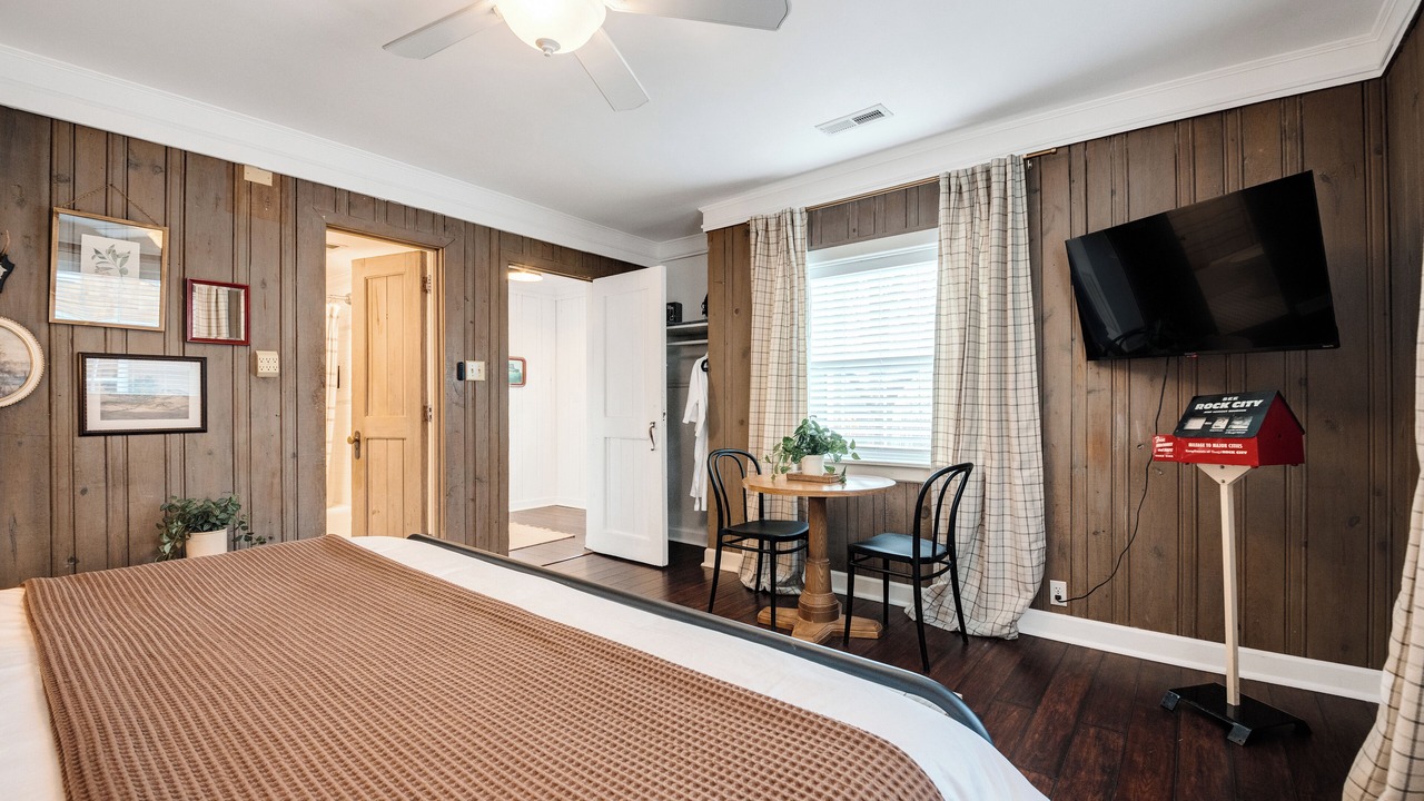 Photo of Bedroom in Lookout Mountain