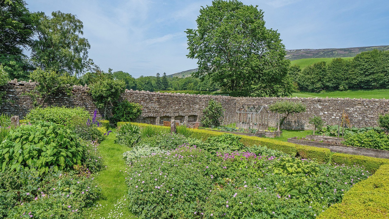 Photo of Outdoor in Wing