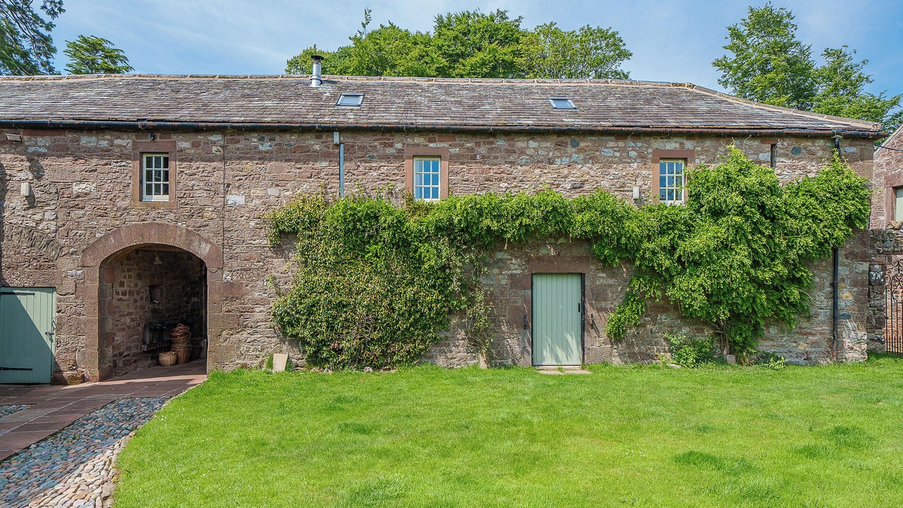 Photo of Outdoor in Wing