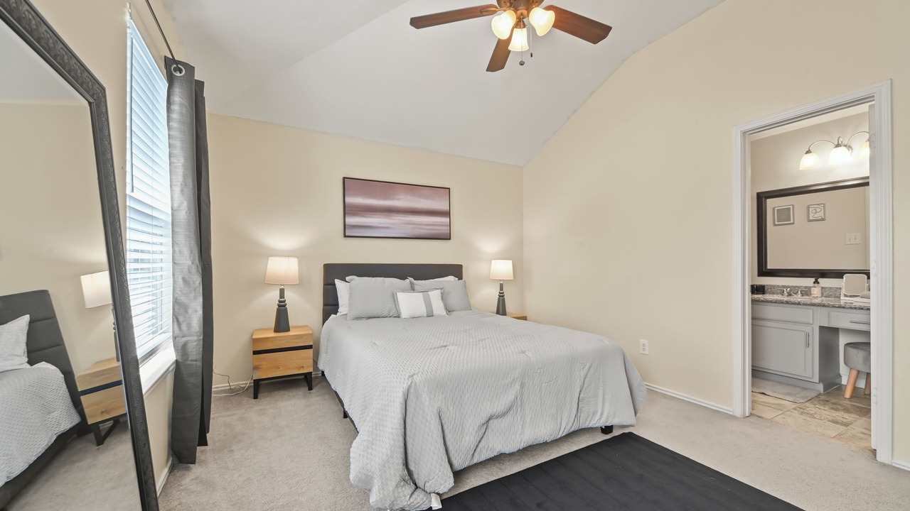 Photo of Bedroom in Humble