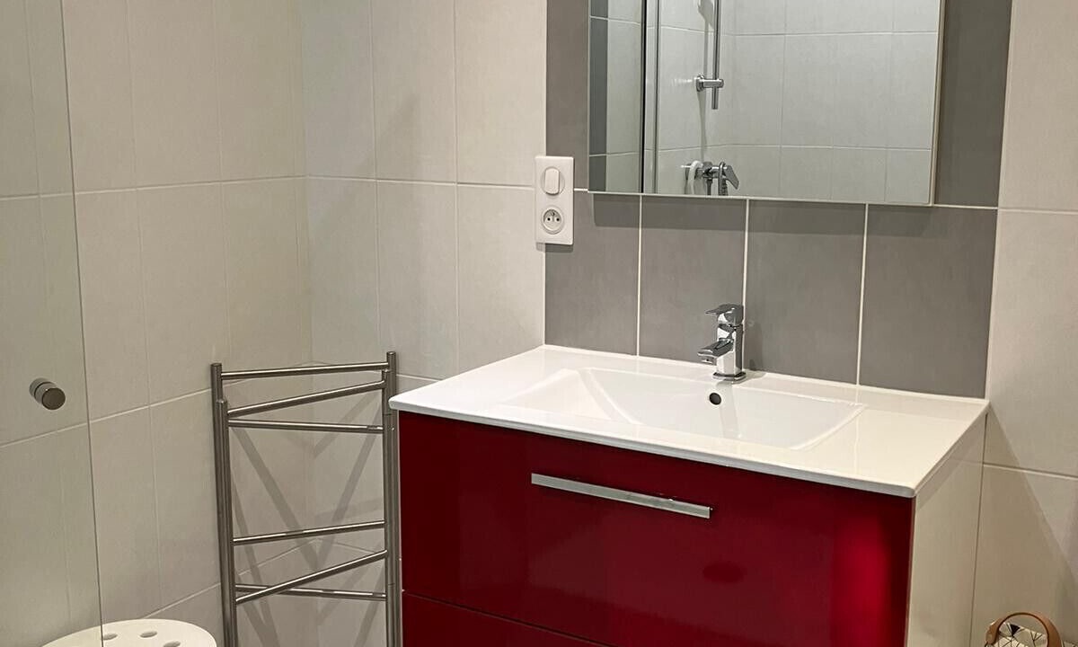 Photo of Bathroom in Tour-de-Faure
