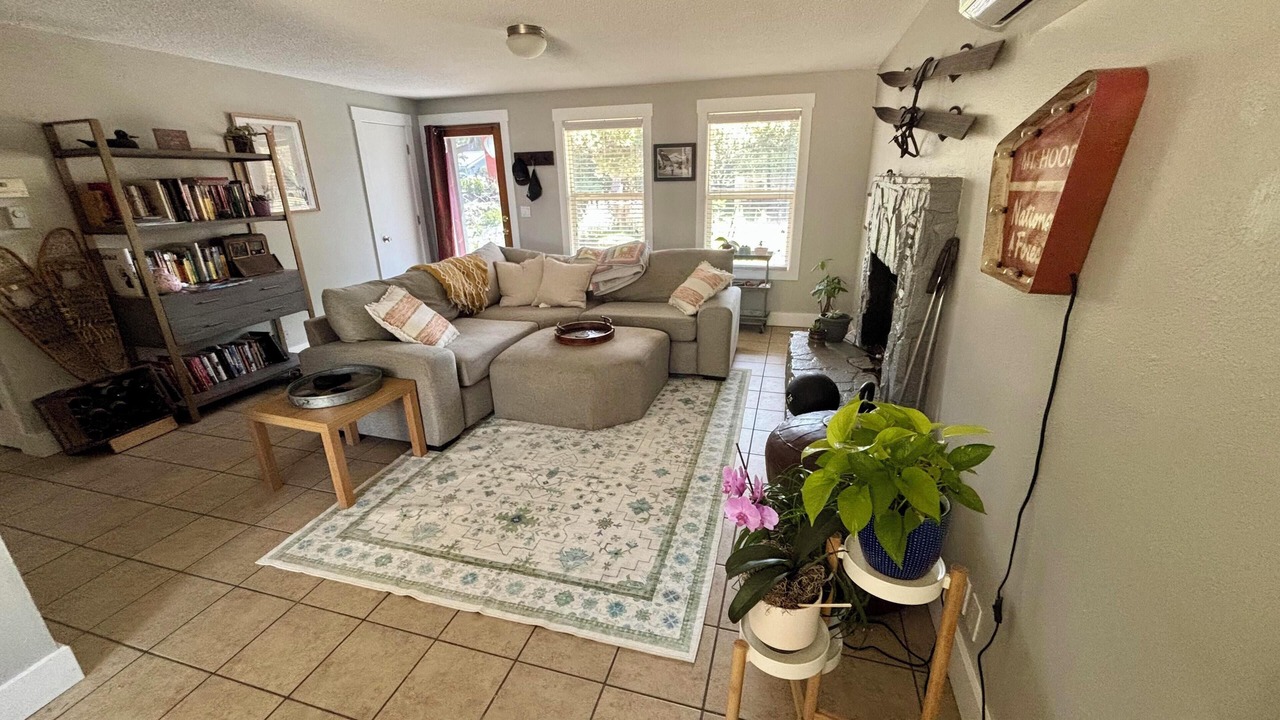 Photo of Livingroom in Larkspur