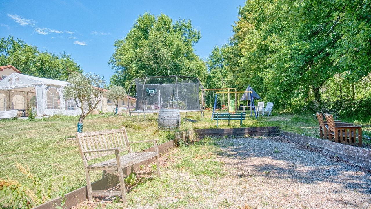 Photo of Others in Bergerac