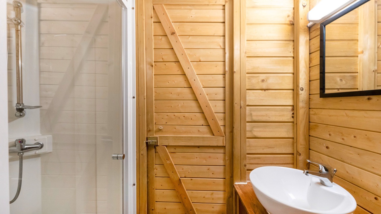 Photo of Bathroom in Lesperon