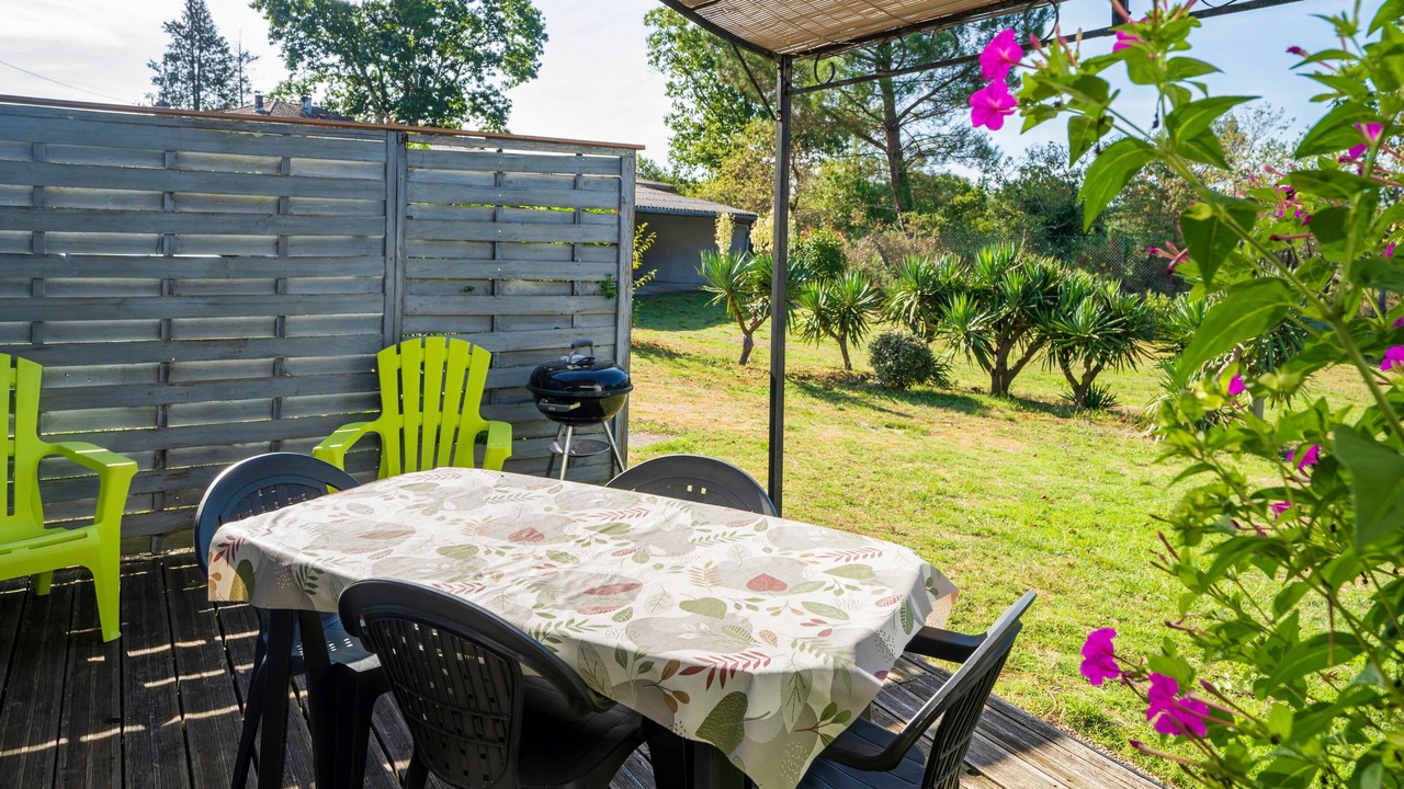 Photo of Outdoor in Lesperon