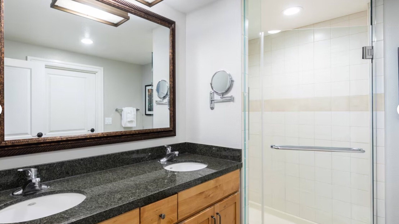 Photo of Bathroom in Lakeside Park