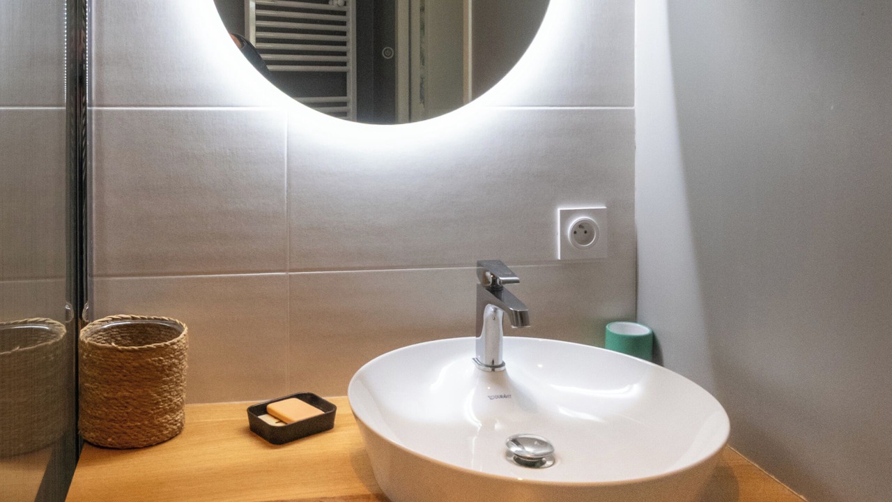 Photo of Bathroom in Julienas