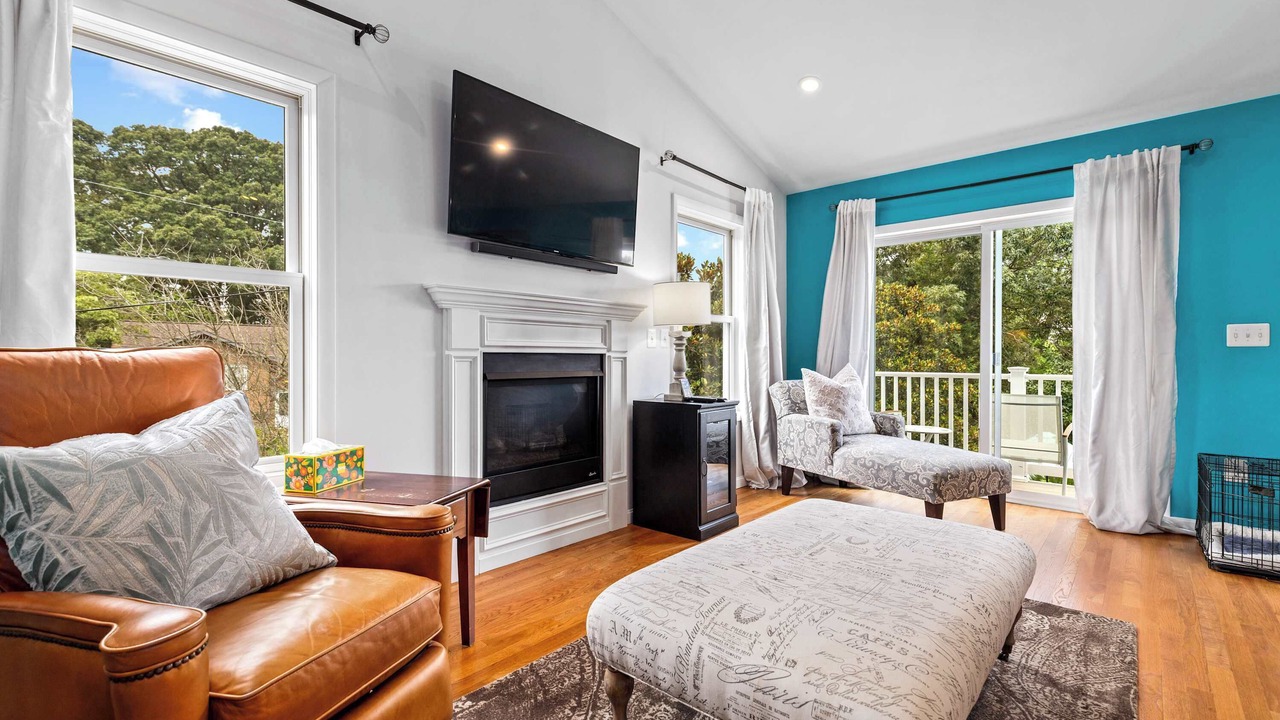 Photo of Livingroom in Cape Saint Claire