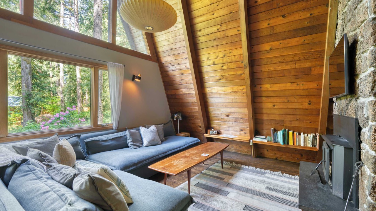 Photo of Livingroom in Mount Hood Village